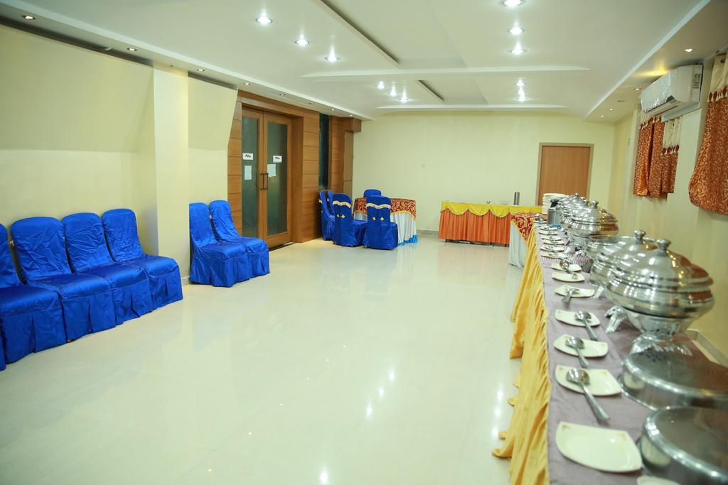 Oyo 13494 Hotel Nakshatra Inn Hyderabad Eksteriør bilde
