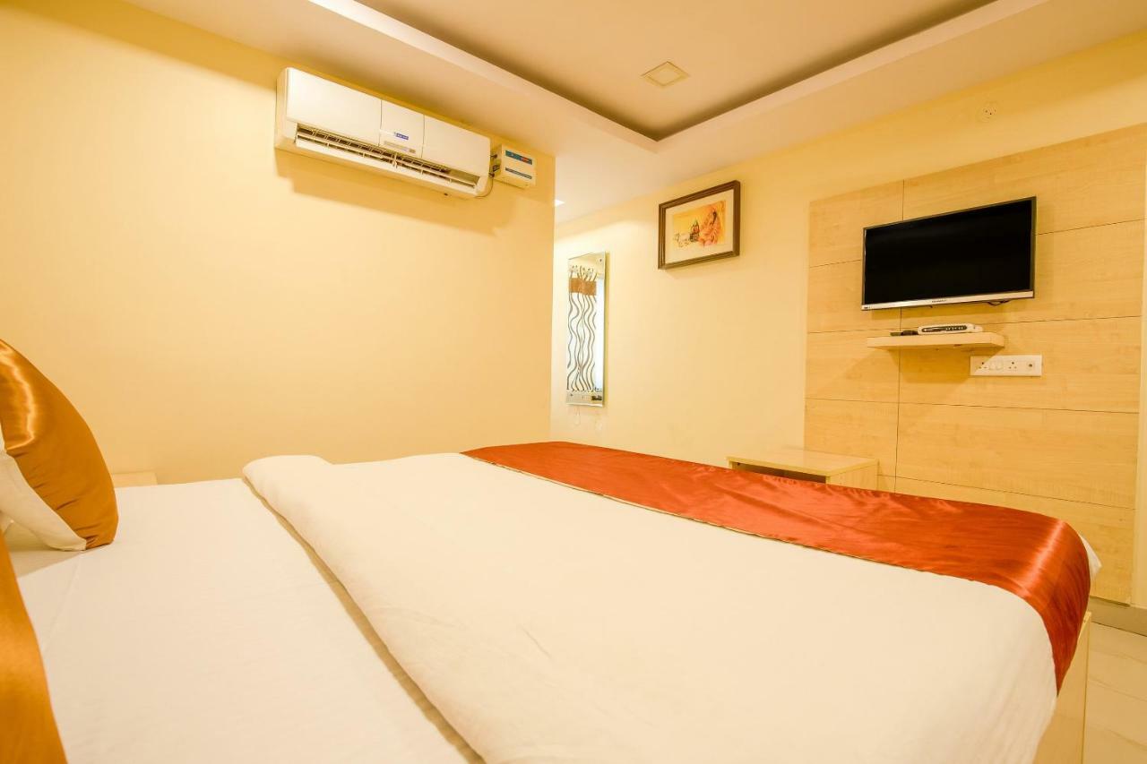 Oyo 13494 Hotel Nakshatra Inn Hyderabad Eksteriør bilde
