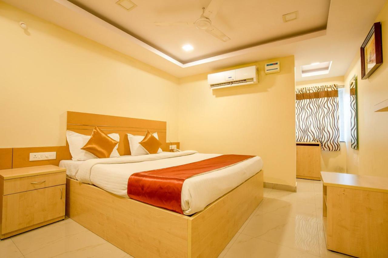 Oyo 13494 Hotel Nakshatra Inn Hyderabad Eksteriør bilde