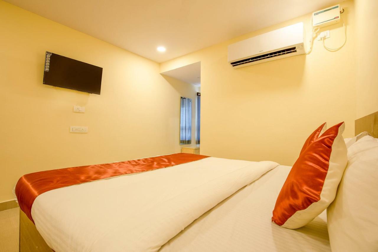 Oyo 13494 Hotel Nakshatra Inn Hyderabad Eksteriør bilde