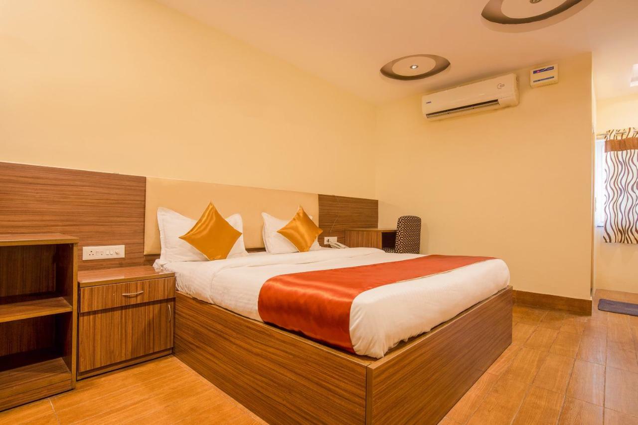 Oyo 13494 Hotel Nakshatra Inn Hyderabad Eksteriør bilde