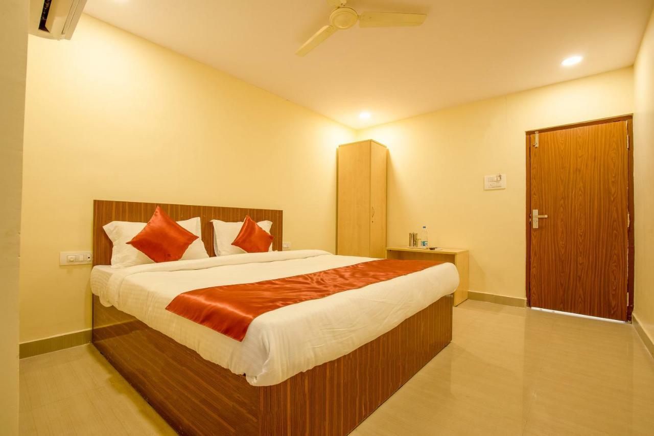 Oyo 13494 Hotel Nakshatra Inn Hyderabad Eksteriør bilde