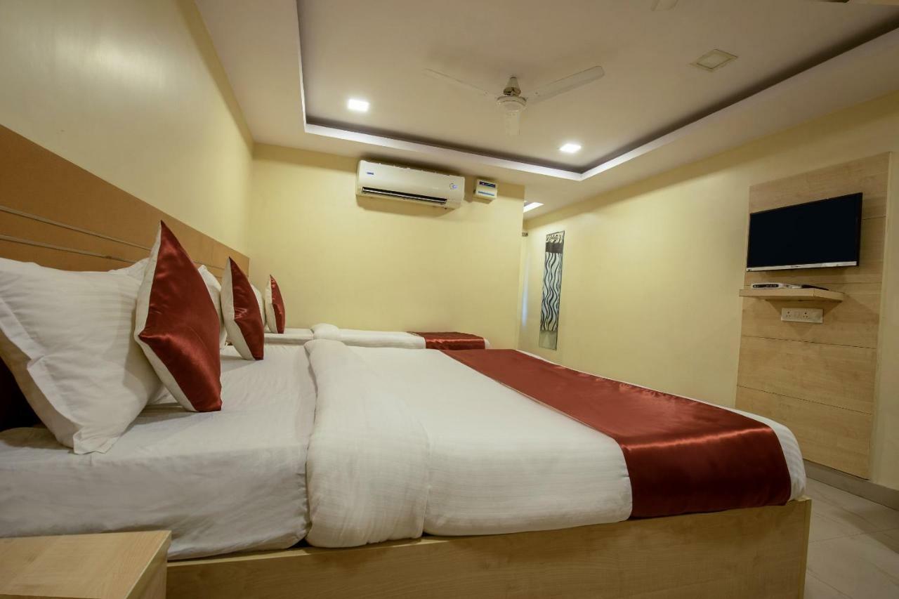 Oyo 13494 Hotel Nakshatra Inn Hyderabad Eksteriør bilde