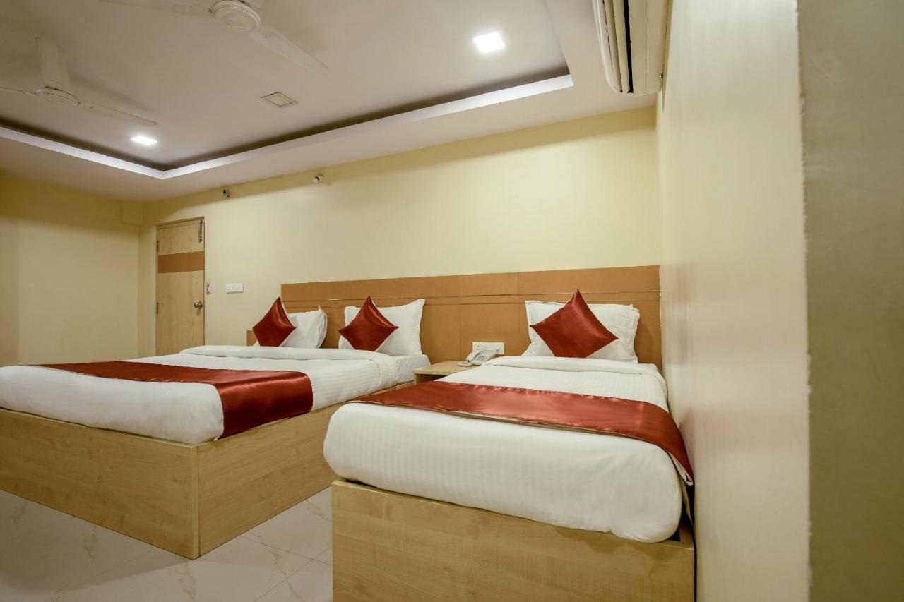 Oyo 13494 Hotel Nakshatra Inn Hyderabad Eksteriør bilde
