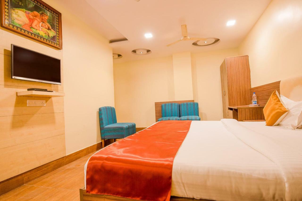 Oyo 13494 Hotel Nakshatra Inn Hyderabad Eksteriør bilde